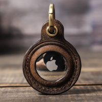 BUGOLINI ISAIAS - Genuine Leather Airtag Case - Case - Protective Cover - Case - Suitable for Apple Airtag - Coffee - Image 6