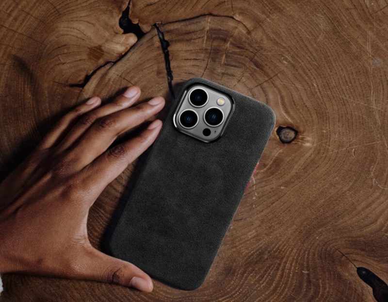 BUGOLINI Alcan-X - Magnetic Alcantara Case Cover Suitable for iPhone 14 - 9002 Alcantara Italy - Image 4