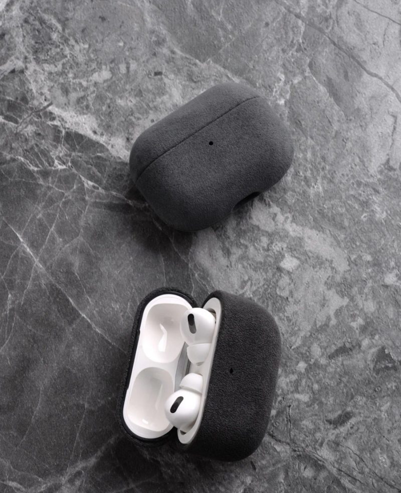 BUGOLINI Alexius - Alcantara Case Cover Suitable for Apple Airpods 3 - 9002 Alcantara Italy – Black - Image 3
