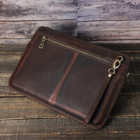 BUGOLINI Antonio - Leather Laptop Cover - Extra storage spaces - Echt Leder - Sleevetas - Made for 13.3 inch laptop for Macbook -Bruin - Image 3
