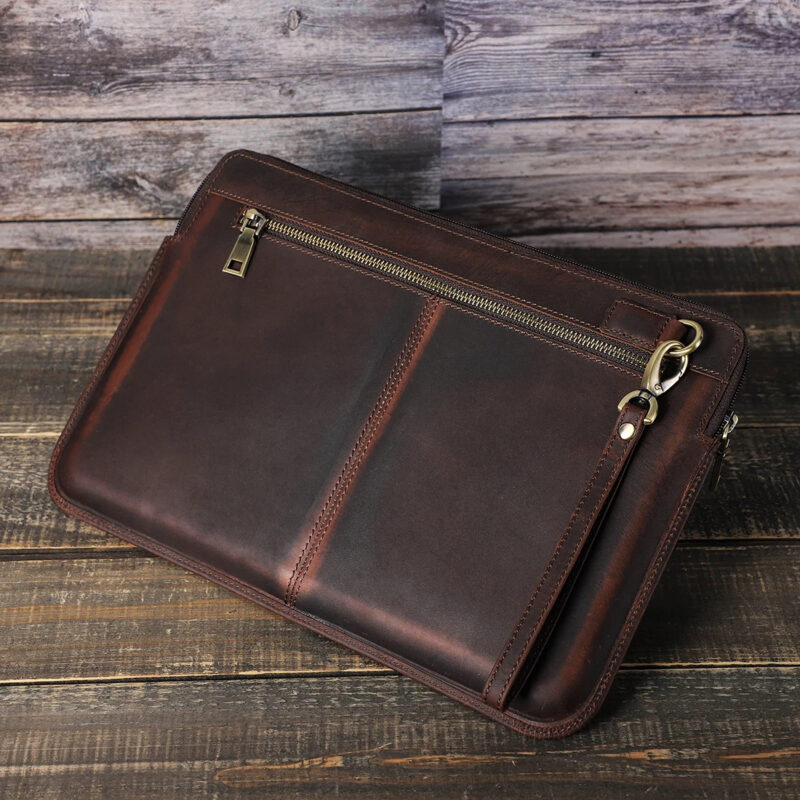 BUGOLINI Antonio - Leather Laptop Cover - Extra storage spaces - Echt Leder - Sleevetas - Made for 13.3 inch laptop for Macbook -Bruin - Image 3