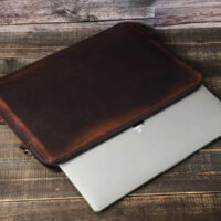 BUGOLINI Antonio - Leather Laptop Cover - Extra storage spaces - Echt Leder - Sleevetas - Made for 13.3 inch laptop for Macbook -Bruin - Image 10