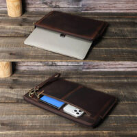 BUGOLINI Antonio - Leather Laptop Cover - Extra storage spaces - Echt Leder - Sleevetas - Made for 13.3 inch laptop for Macbook -Bruin - Image 5