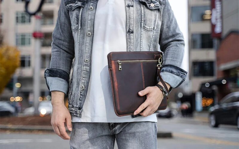 BUGOLINI Antonio - Leather Laptop Cover - Extra storage spaces - Echt Leder - Sleevetas - Made for 13.3 inch laptop for Macbook -Bruin - Image 12